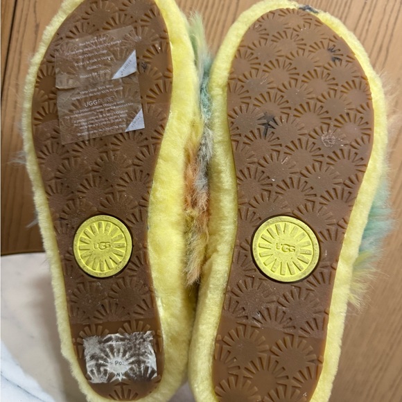 Ugg colorful Slippers size 10 - Picture 6 of 7